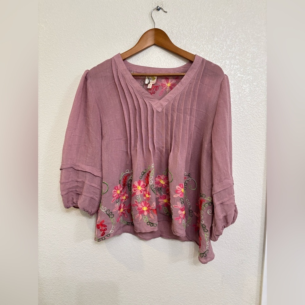 Fig & Flower Pink Embroidered Boho Blouse Large Anthropologie Style Pintuck Top - Picture 2 of 10